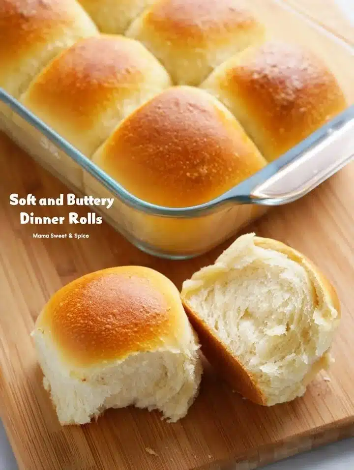 Rolls caseros suaves y mantecosos recién horneados.