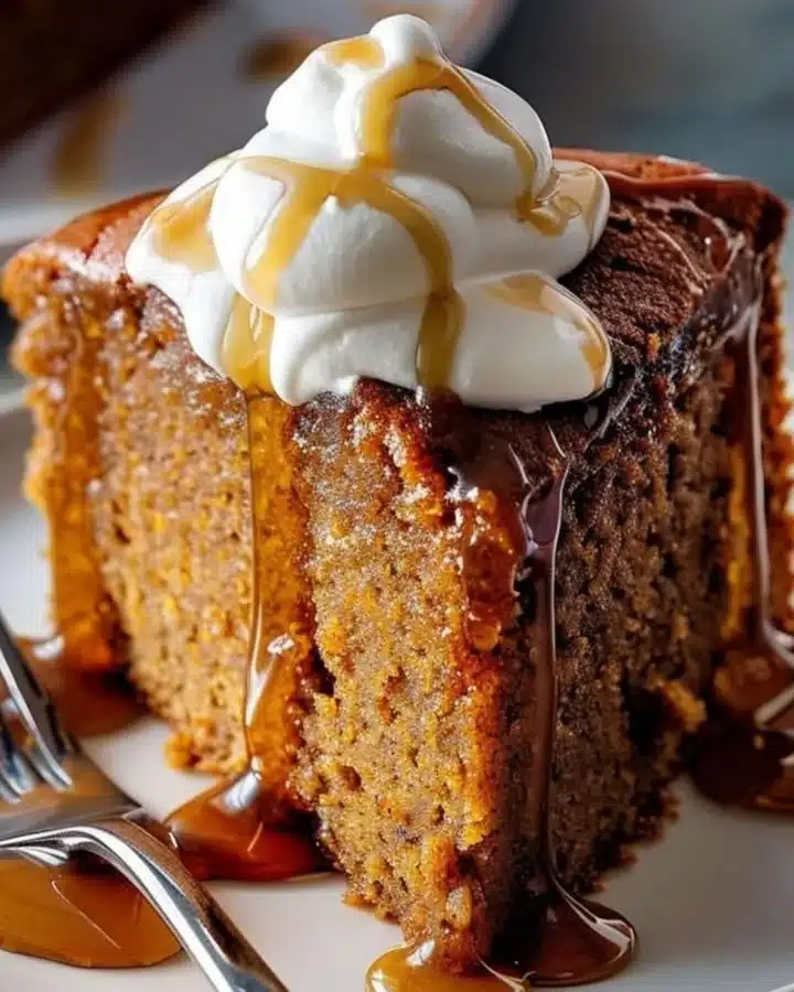 Pudín de caramelo pegajoso con salsa de butterscotch irresistible