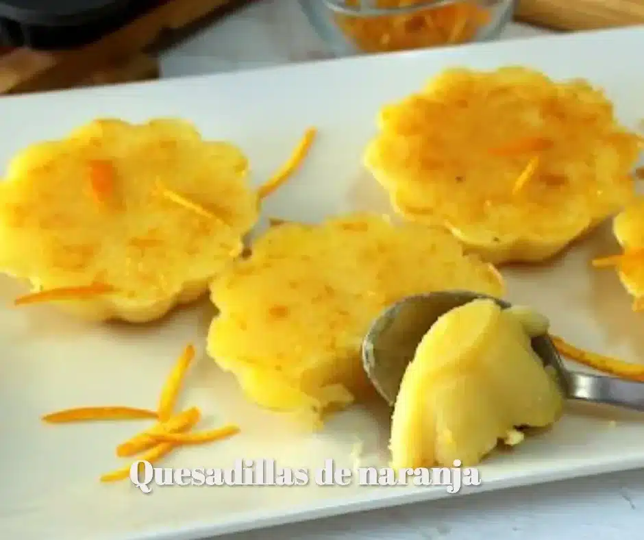 Deliciosas quesadillas de naranja servidas en un plato colorido